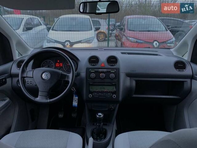Серый Фольксваген Кадди, объемом двигателя 1.6 л и пробегом 223 тыс. км за 8255 $, фото 35 на Automoto.ua