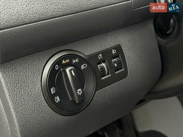 Серый Фольксваген Кадди, объемом двигателя 1.6 л и пробегом 215 тыс. км за 8900 $, фото 13 на Automoto.ua