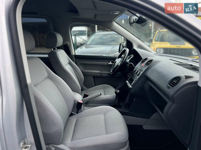 Серый Фольксваген Кадди, объемом двигателя 1.6 л и пробегом 220 тыс. км за 7999 $, фото 12 на Automoto.ua