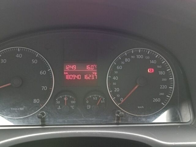 Сірий Фольксваген Кадді, об'ємом двигуна 1.4 л та пробігом 180 тис. км за 7750 $, фото 10 на Automoto.ua