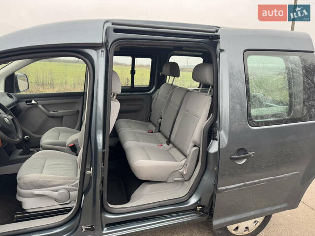 Серый Фольксваген Кадди, объемом двигателя 1.39 л и пробегом 209 тыс. км за 7200 $, фото 13 на Automoto.ua