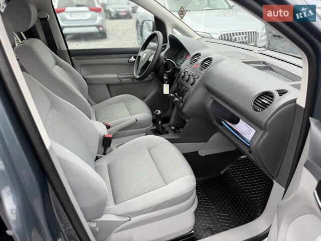 Сірий Фольксваген Кадді, об'ємом двигуна 1.6 л та пробігом 189 тис. км за 9999 $, фото 18 на Automoto.ua