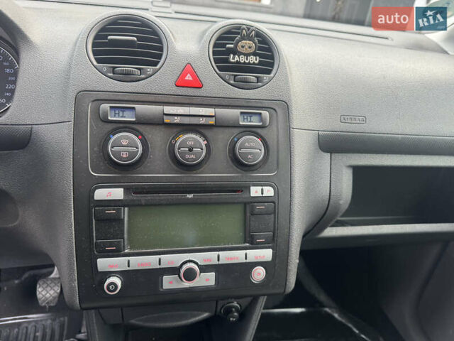 Серый Фольксваген Кадди, объемом двигателя 1.6 л и пробегом 225 тыс. км за 9200 $, фото 17 на Automoto.ua