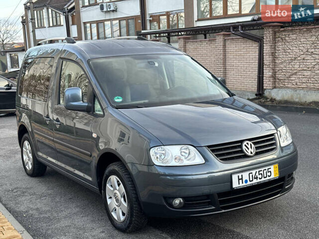 Серый Фольксваген Кадди, объемом двигателя 1.6 л и пробегом 208 тыс. км за 9599 $, фото 6 на Automoto.ua