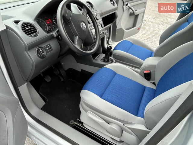 Серый Фольксваген Кадди, объемом двигателя 1.4 л и пробегом 193 тыс. км за 6950 $, фото 45 на Automoto.ua