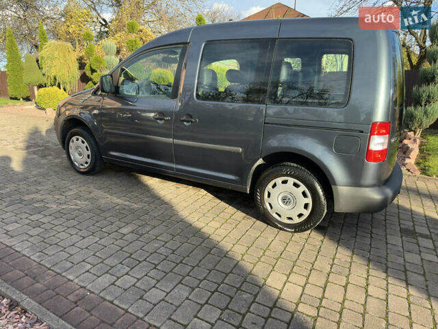 Серый Фольксваген Кадди, объемом двигателя 1.6 л и пробегом 189 тыс. км за 6950 $, фото 5 на Automoto.ua