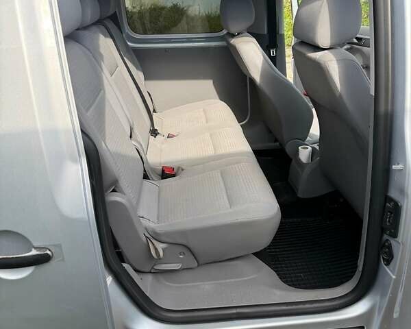 Серый Фольксваген Кадди, объемом двигателя 1.9 л и пробегом 185 тыс. км за 9300 $, фото 1 на Automoto.ua