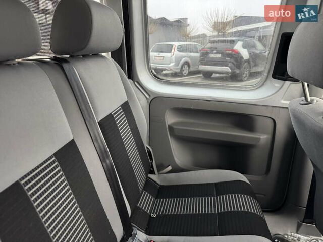 Сірий Фольксваген Кадді, об'ємом двигуна 0 л та пробігом 242 тис. км за 8400 $, фото 78 на Automoto.ua