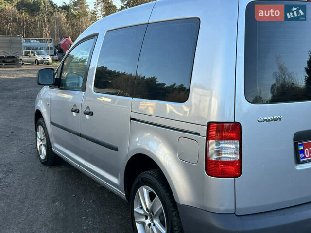 Сірий Фольксваген Кадді, об'ємом двигуна 1.4 л та пробігом 193 тис. км за 6550 $, фото 19 на Automoto.ua