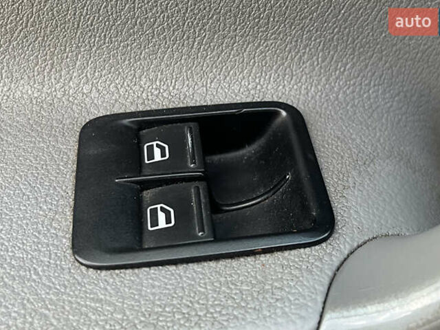 Серый Фольксваген Кадди, объемом двигателя 1.9 л и пробегом 258 тыс. км за 6990 $, фото 15 на Automoto.ua