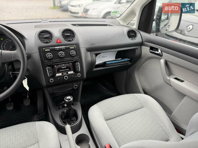 Сірий Фольксваген Кадді, об'ємом двигуна 1.6 л та пробігом 189 тис. км за 9999 $, фото 14 на Automoto.ua