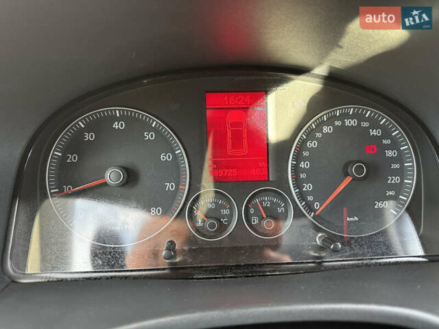 Серый Фольксваген Кадди, объемом двигателя 1.6 л и пробегом 189 тыс. км за 6950 $, фото 27 на Automoto.ua