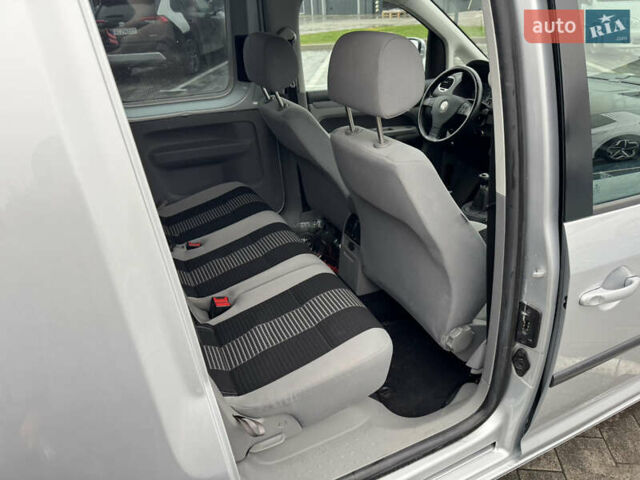 Сірий Фольксваген Кадді, об'ємом двигуна 0 л та пробігом 242 тис. км за 8400 $, фото 68 на Automoto.ua