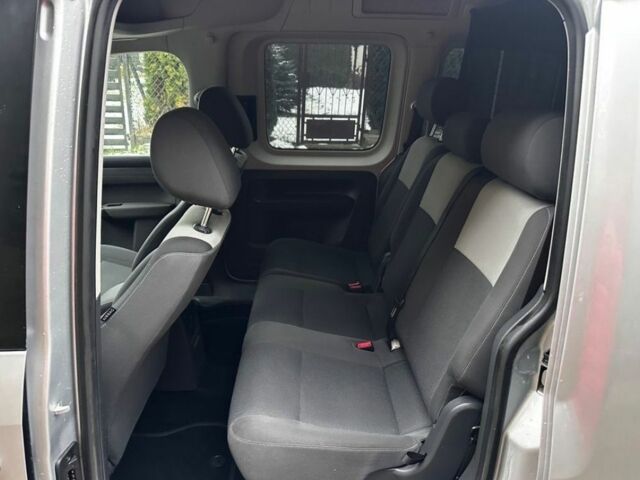 Сірий Фольксваген Кадді, об'ємом двигуна 2 л та пробігом 227 тис. км за 3200 $, фото 7 на Automoto.ua