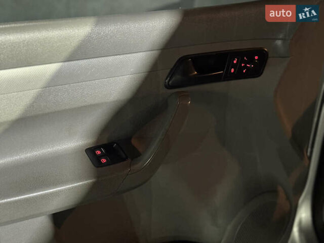 Сірий Фольксваген Кадді, об'ємом двигуна 1.9 л та пробігом 270 тис. км за 6799 $, фото 25 на Automoto.ua