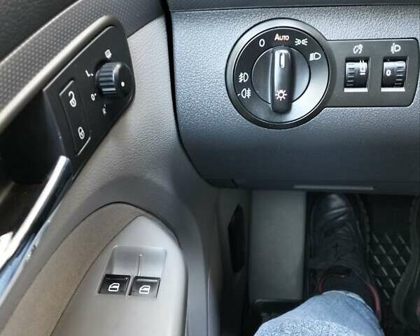 Серый Фольксваген Кадди, объемом двигателя 1.9 л и пробегом 232 тыс. км за 9700 $, фото 31 на Automoto.ua