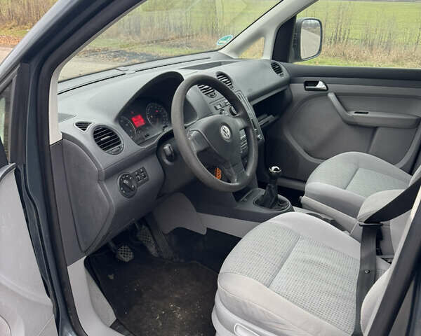 Серый Фольксваген Кадди, объемом двигателя 1.39 л и пробегом 209 тыс. км за 7200 $, фото 18 на Automoto.ua