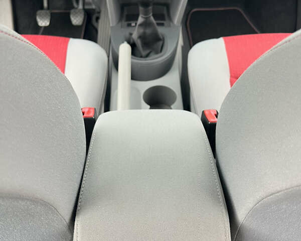 Фольксваген Кадди 2009 в Житомире на Automoto.ua Серый Фольксваген Кадди, объемом двигателя 1.6 л и пробегом 139 тыс. км за 9299 $, фото 33 на Automoto.ua