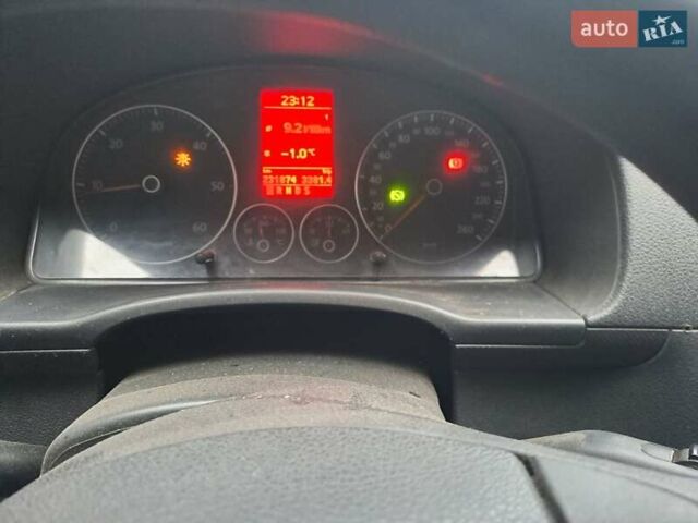 Сірий Фольксваген Кадді, об'ємом двигуна 1.9 л та пробігом 230 тис. км за 8500 $, фото 4 на Automoto.ua