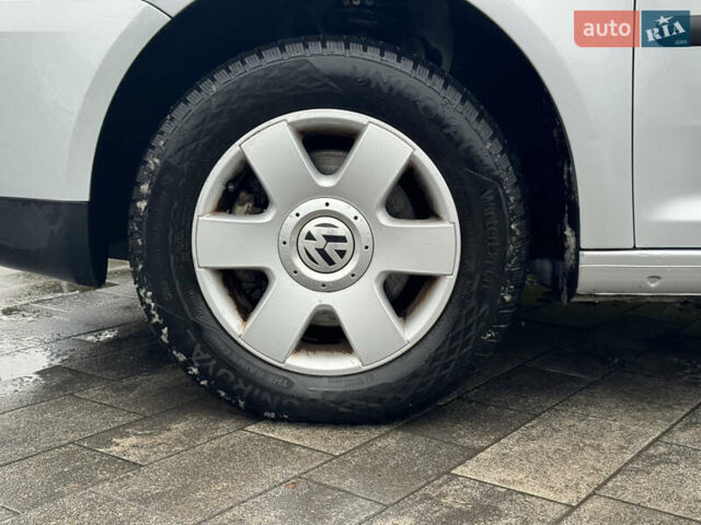 Сірий Фольксваген Кадді, об'ємом двигуна 0 л та пробігом 242 тис. км за 8400 $, фото 9 на Automoto.ua