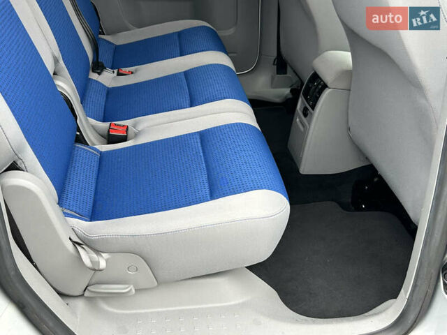 Сірий Фольксваген Кадді, об'ємом двигуна 1.4 л та пробігом 193 тис. км за 6550 $, фото 58 на Automoto.ua