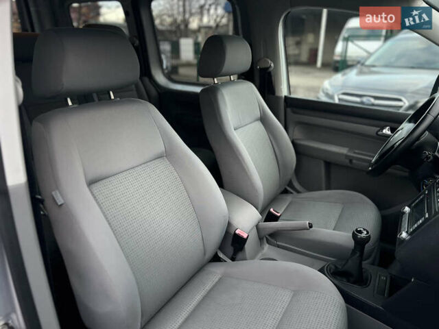 Серый Фольксваген Кадди, объемом двигателя 1.6 л и пробегом 220 тыс. км за 7999 $, фото 11 на Automoto.ua