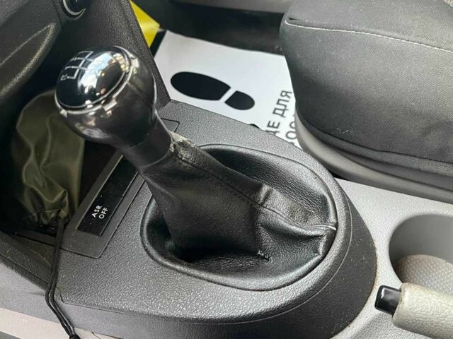 Серый Фольксваген Кадди, объемом двигателя 1.9 л и пробегом 258 тыс. км за 6990 $, фото 11 на Automoto.ua