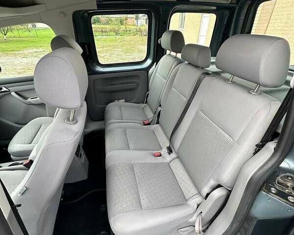 Серый Фольксваген Кадди, объемом двигателя 1.6 л и пробегом 194 тыс. км за 9000 $, фото 14 на Automoto.ua