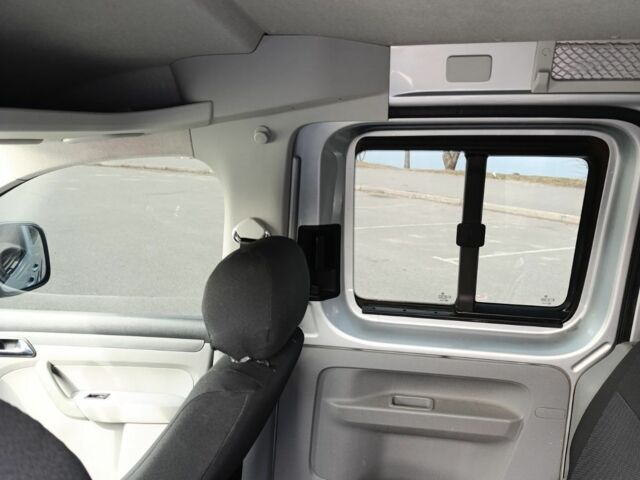 Сірий Фольксваген Кадді, об'ємом двигуна 1.4 л та пробігом 180 тис. км за 7750 $, фото 17 на Automoto.ua