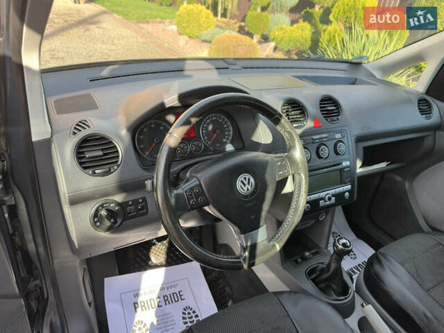 Серый Фольксваген Кадди, объемом двигателя 1.6 л и пробегом 189 тыс. км за 6950 $, фото 25 на Automoto.ua