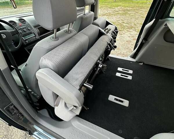 Серый Фольксваген Кадди, объемом двигателя 1.6 л и пробегом 194 тыс. км за 9000 $, фото 21 на Automoto.ua