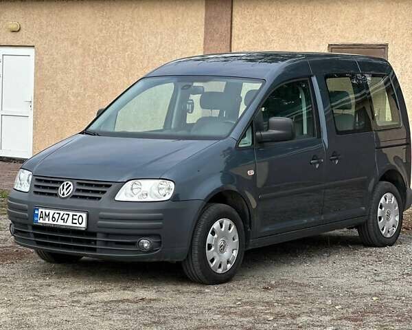 Серый Фольксваген Кадди, объемом двигателя 1.6 л и пробегом 194 тыс. км за 9000 $, фото 3 на Automoto.ua