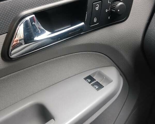 Сірий Фольксваген Кадді, об'ємом двигуна 1.4 л та пробігом 242 тис. км за 7900 $, фото 19 на Automoto.ua