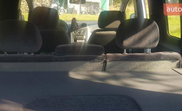 Серый Фольксваген Кадди, объемом двигателя 2 л и пробегом 263 тыс. км за 7500 $, фото 7 на Automoto.ua