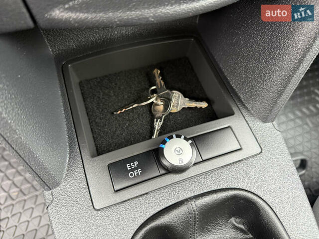 Сірий Фольксваген Кадді, об'ємом двигуна 1.6 л та пробігом 189 тис. км за 9999 $, фото 26 на Automoto.ua