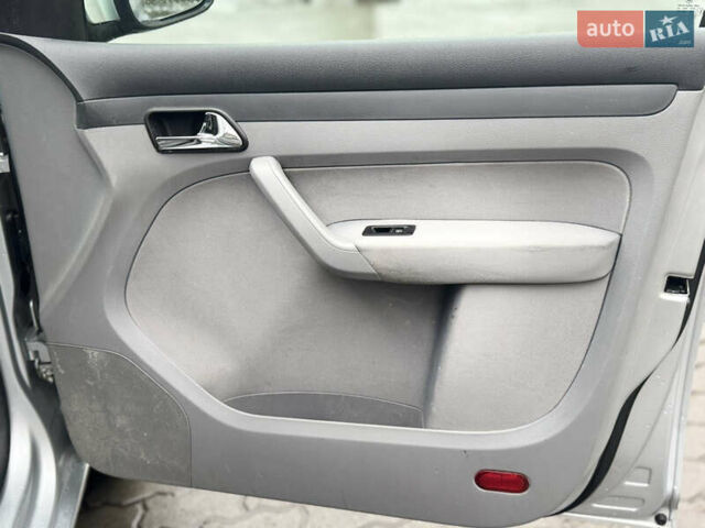 Серый Фольксваген Кадди, объемом двигателя 1.6 л и пробегом 167 тыс. км за 7899 $, фото 19 на Automoto.ua