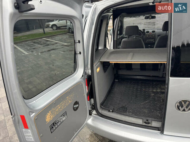 Сірий Фольксваген Кадді, об'ємом двигуна 0 л та пробігом 242 тис. км за 8400 $, фото 64 на Automoto.ua