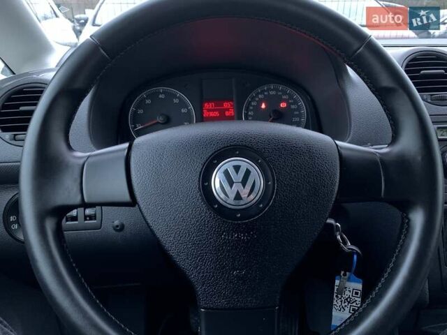 Серый Фольксваген Кадди, объемом двигателя 1.6 л и пробегом 223 тыс. км за 8255 $, фото 38 на Automoto.ua