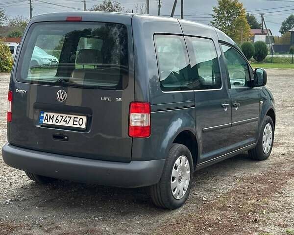 Серый Фольксваген Кадди, объемом двигателя 1.6 л и пробегом 194 тыс. км за 9000 $, фото 4 на Automoto.ua