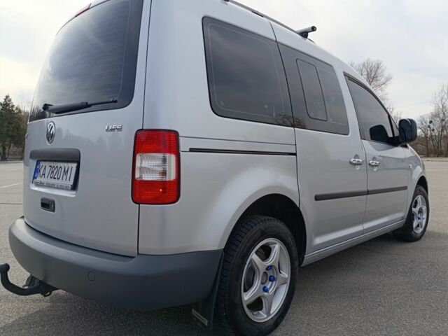 Сірий Фольксваген Кадді, об'ємом двигуна 1.4 л та пробігом 180 тис. км за 7750 $, фото 5 на Automoto.ua