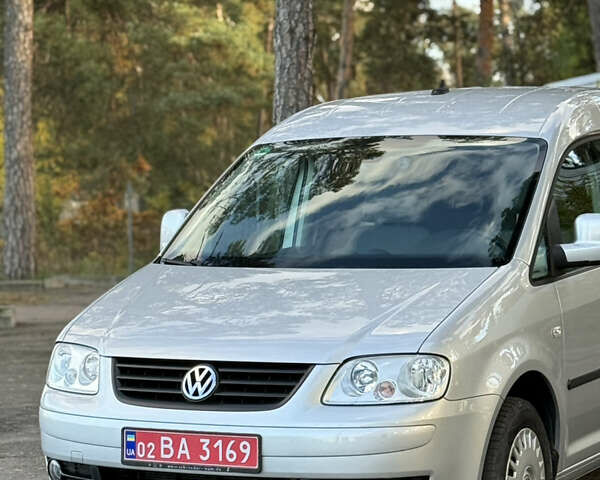 Серый Фольксваген Кадди, объемом двигателя 2 л и пробегом 174 тыс. км за 8300 $, фото 1 на Automoto.ua