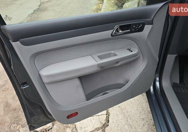 Серый Фольксваген Кадди, объемом двигателя 1.6 л и пробегом 225 тыс. км за 9499 $, фото 43 на Automoto.ua