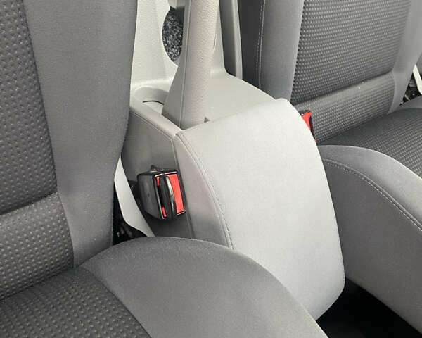 Серый Фольксваген Кадди, объемом двигателя 1.6 л и пробегом 269 тыс. км за 7900 $, фото 18 на Automoto.ua