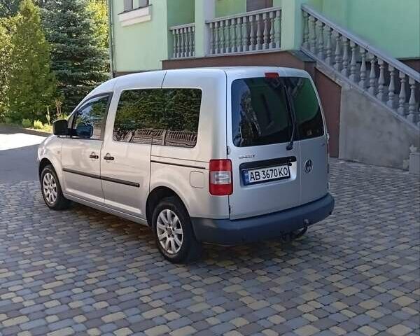 Серый Фольксваген Кадди, объемом двигателя 1.9 л и пробегом 230 тыс. км за 10000 $, фото 1 на Automoto.ua