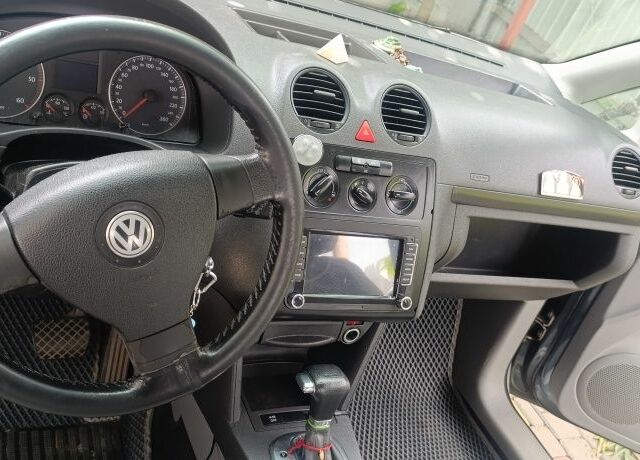 Серый Фольксваген Кадди, объемом двигателя 0 л и пробегом 260 тыс. км за 8000 $, фото 9 на Automoto.ua