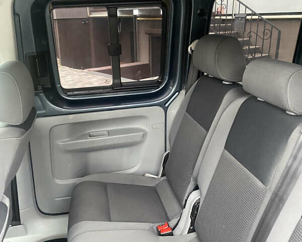 Серый Фольксваген Кадди, объемом двигателя 1.6 л и пробегом 269 тыс. км за 7900 $, фото 25 на Automoto.ua