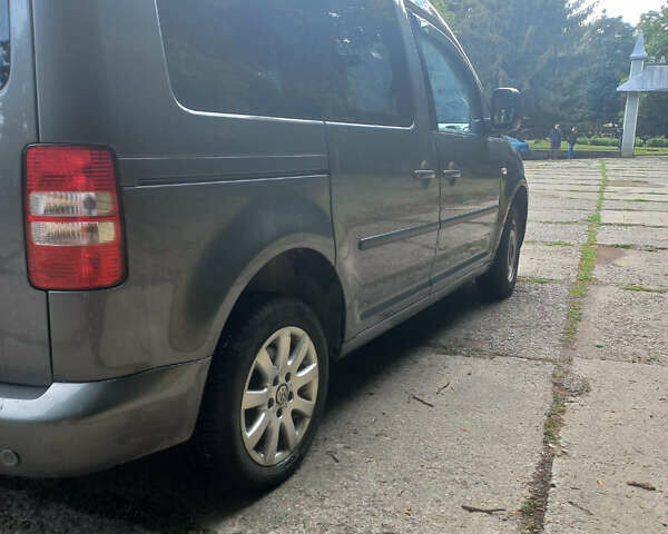 Сірий Фольксваген Кадді, об'ємом двигуна 1.6 л та пробігом 240 тис. км за 11694 $, фото 4 на Automoto.ua