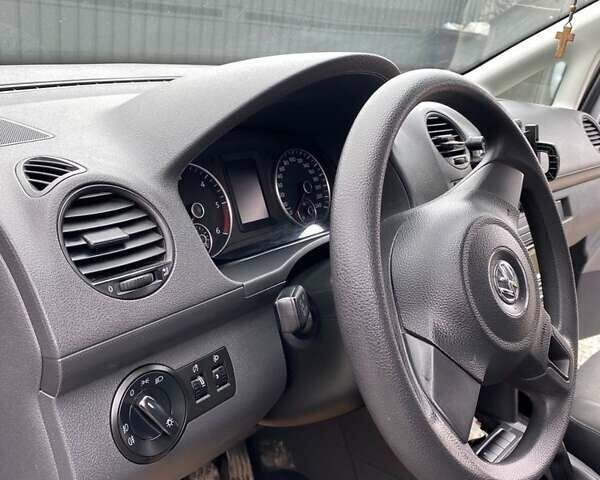 Серый Фольксваген Кадди, объемом двигателя 1.6 л и пробегом 160 тыс. км за 9999 $, фото 9 на Automoto.ua