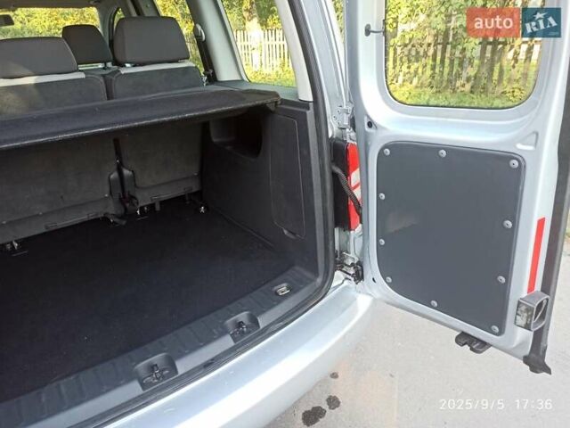 Серый Фольксваген Кадди, объемом двигателя 1.6 л и пробегом 255 тыс. км за 10000 $, фото 28 на Automoto.ua