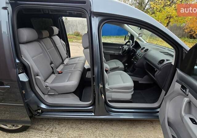 Серый Фольксваген Кадди, объемом двигателя 1.6 л и пробегом 225 тыс. км за 9499 $, фото 63 на Automoto.ua